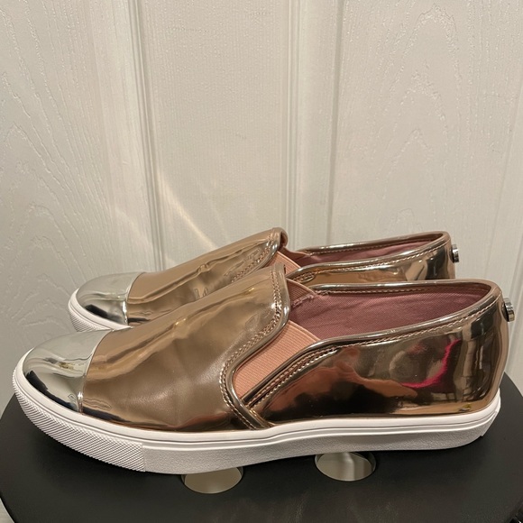 Steve Madden Metallic Sneakers Size 7 - Picture 1 of 8